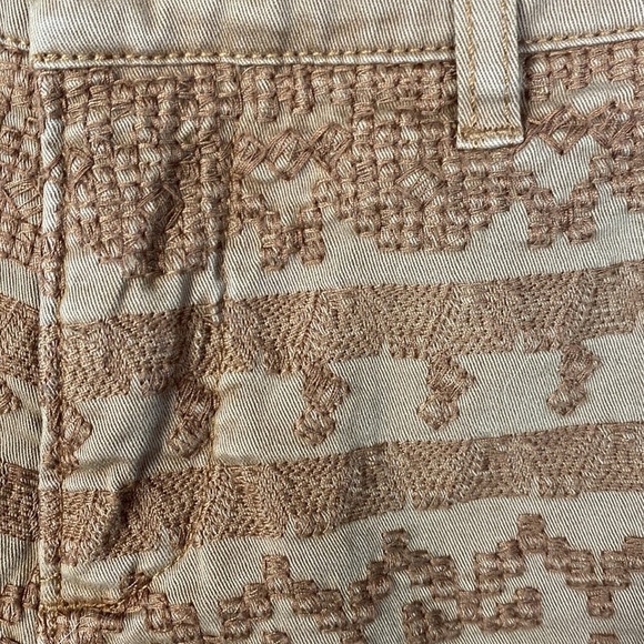 Pilcro Hyphen embroidered shorts tan size 27 boho cottagecore Aztec embroidery - Picture 6 of 10